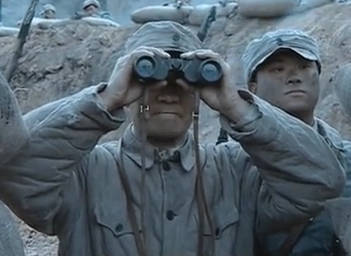 哈哈哈哈哈,老天爷帮忙啊,这兔崽子跑不掉了-亮剑,李云龙,动图,gif