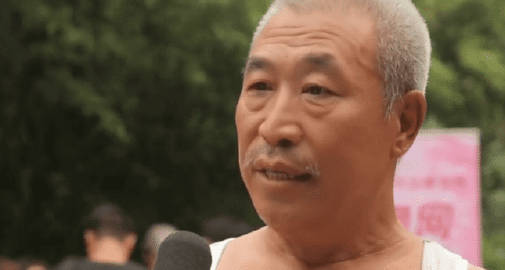 (采访大爷)30岁不结婚才犯法_28岁程序员_
