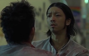 [热血高校]鸣海大我一拳把鹫尾打趴：男人应该是赤手空拳