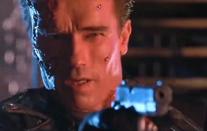[终结者2]T-800阿诺·施瓦辛格拿着枪说着西班牙语：hasta la vista baby