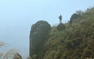 八点钟，有骨气酒楼,不说不说，今晚再说-梁家辉,黑社会,gif,动图
