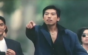 [尖東雙虎]威风凛凛的古惑仔张耀扬带着小弟们：看什么看_不认识我啊表情包