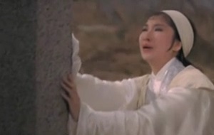 [梁山伯与祝英台]祝英台在梁山伯墓前哭坟：梁兄啊_你挂了_好惨啊